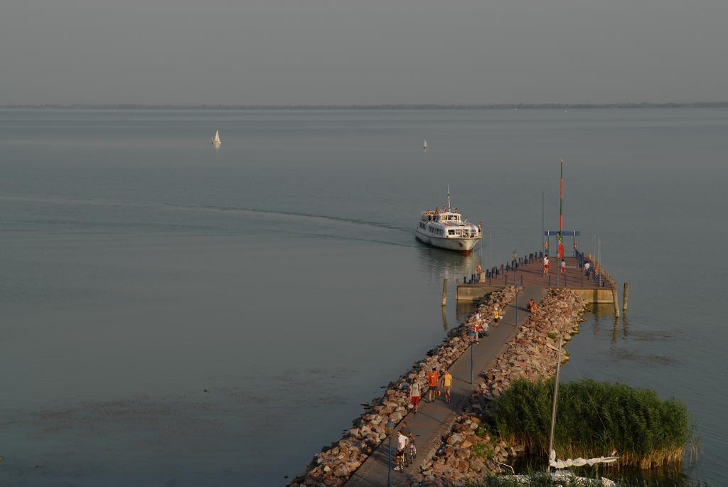 Hotel Panorama Balatongyörök Eksteriør billede