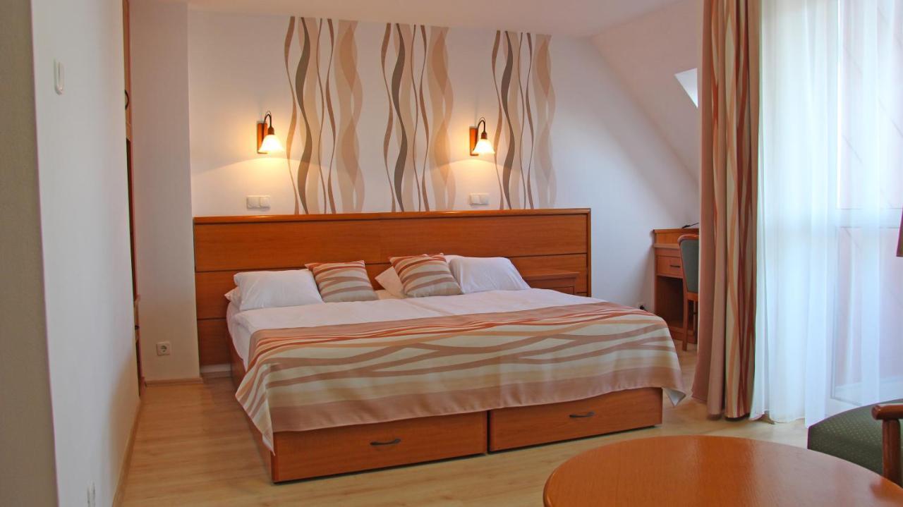 Hotel Panorama Balatongyörök Eksteriør billede